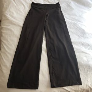 Lululemon brown yoga pants